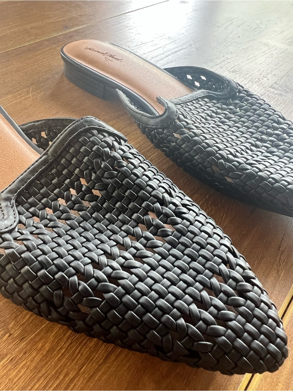 Universal Thread Slide Mules Sandals - Picture 4 of 4